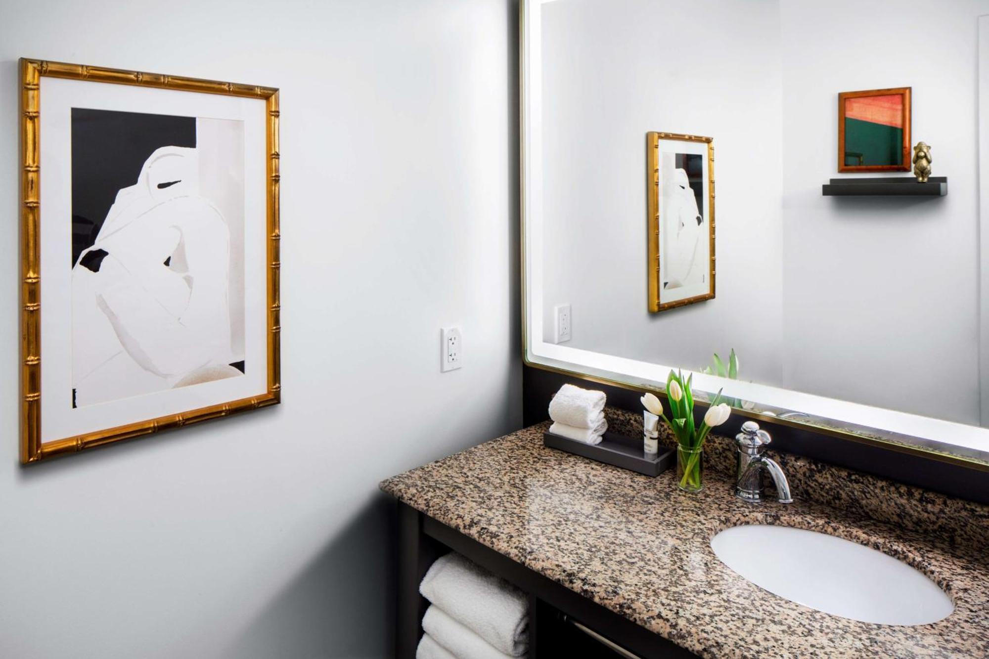 Queen Room with Two Queen Beds with Accessible Tub - Disability Access