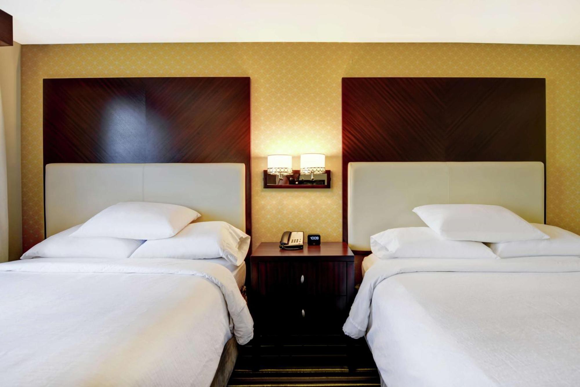 Smoking Queen Room with Two Queen Beds,1557443530:JPEG