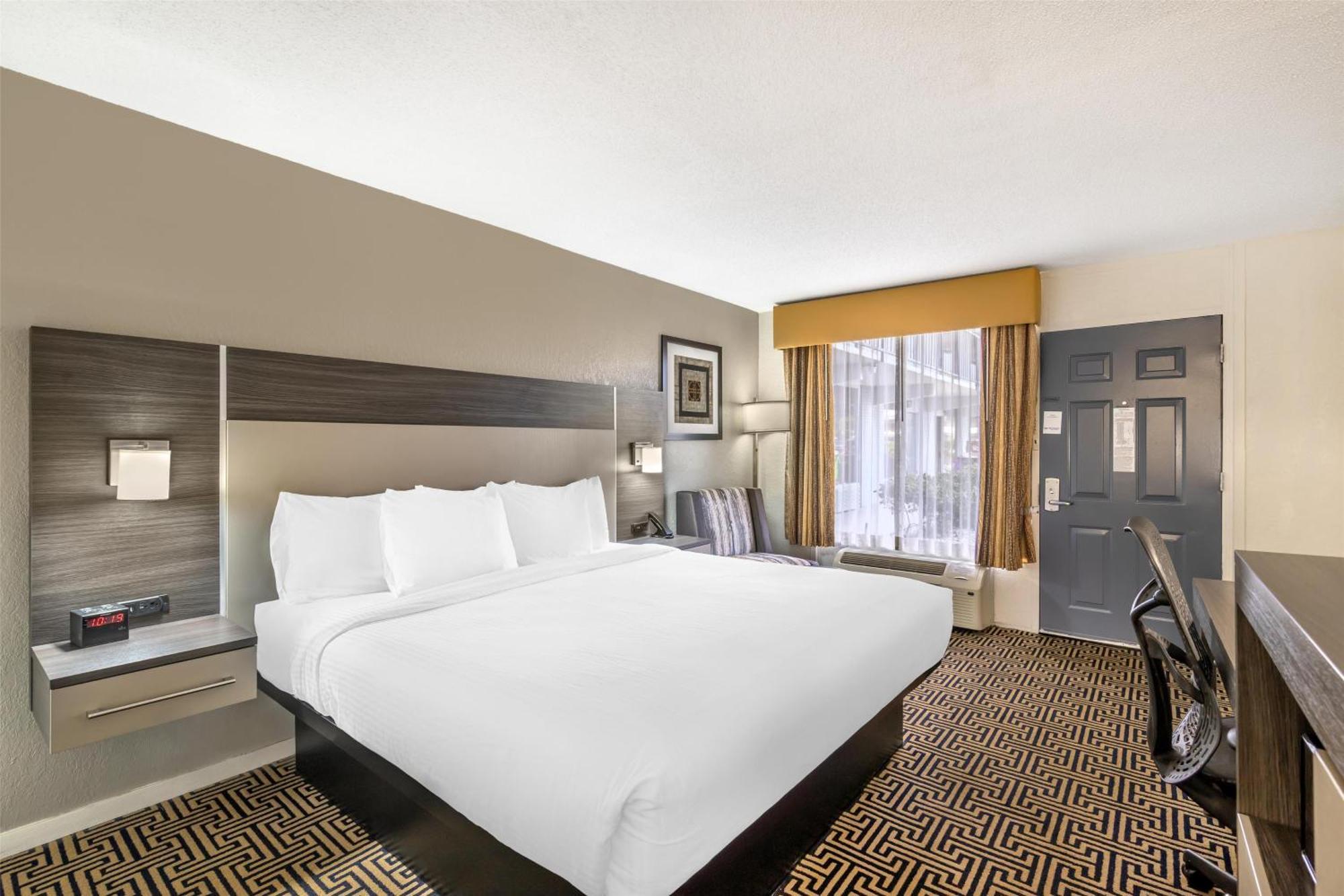 King Room with Bath Tub - Disability Access/Non-Smoking,1668056169:JPEG