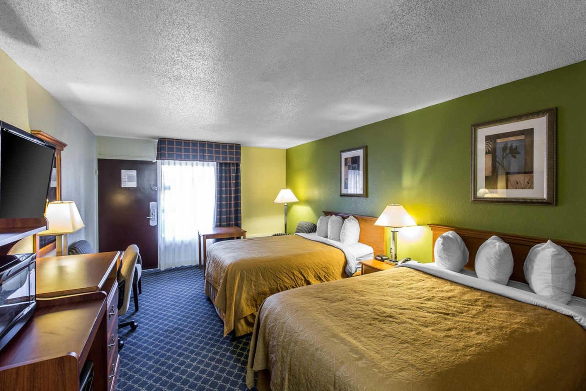 Double Room Two Double Beds Smoking