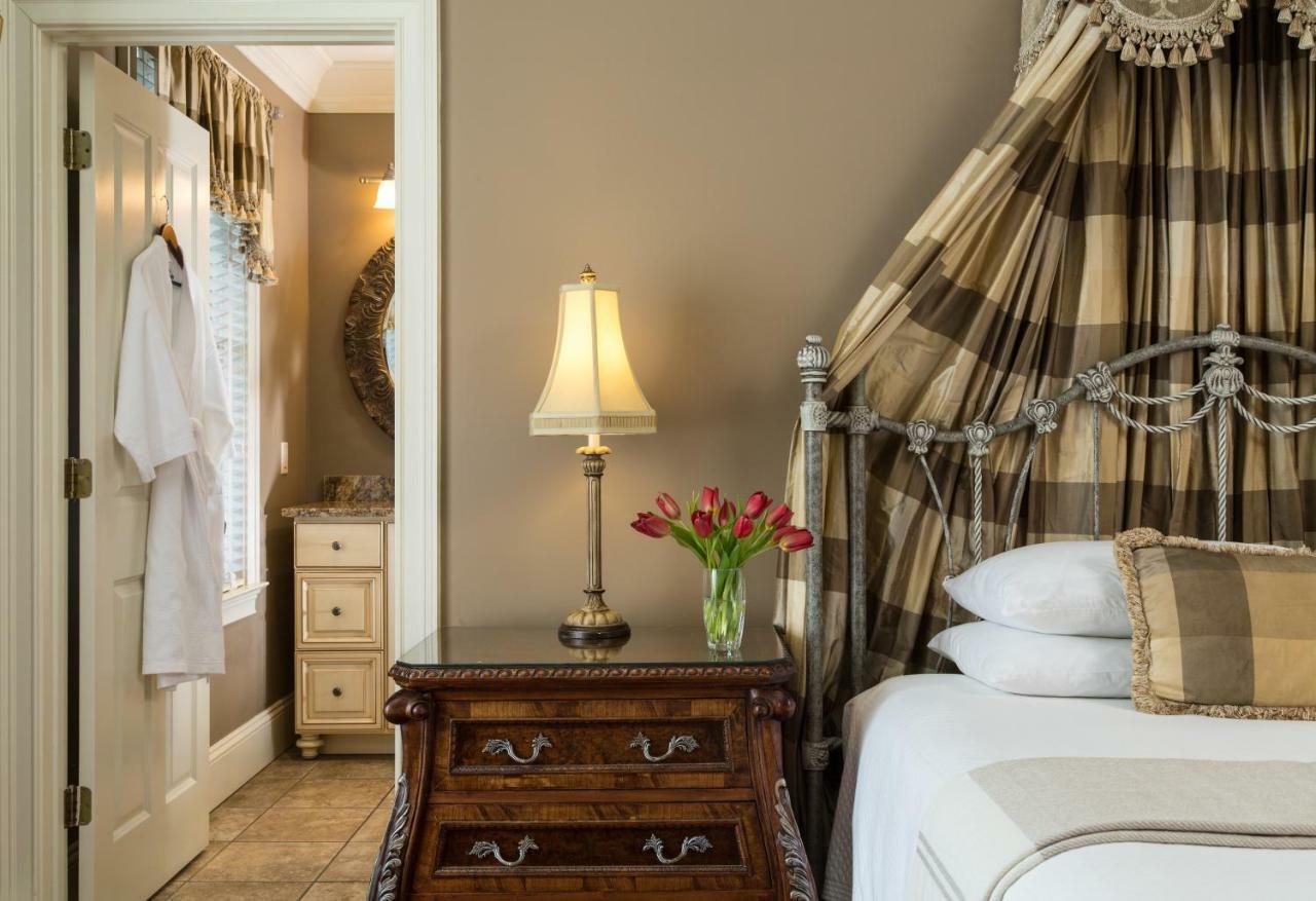 Queen Room with Balcony