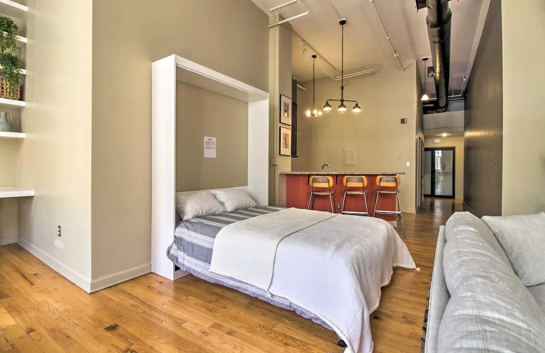 Bright Savannah Loft In Historic District!-1