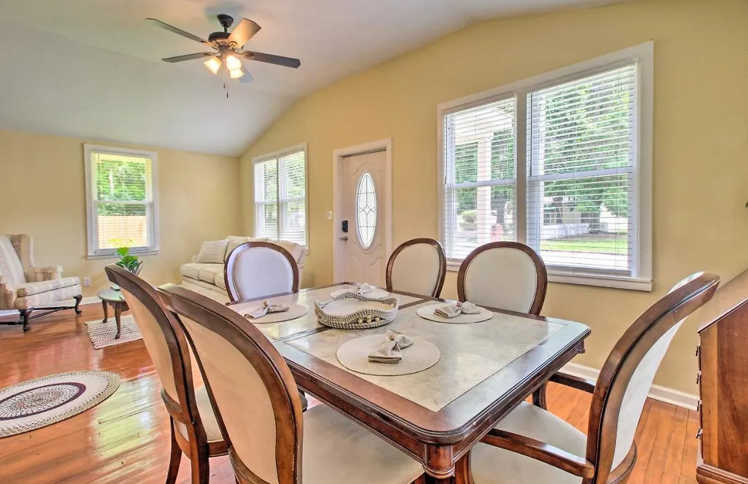 Updated Savannah Hideaway W/ Luxury Backyard!-1