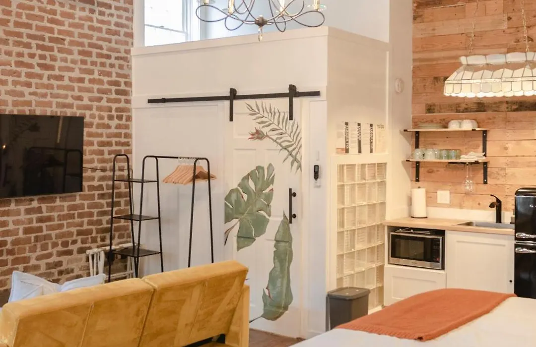 Historic Garden Studio, Steps From Pulaski Square-1