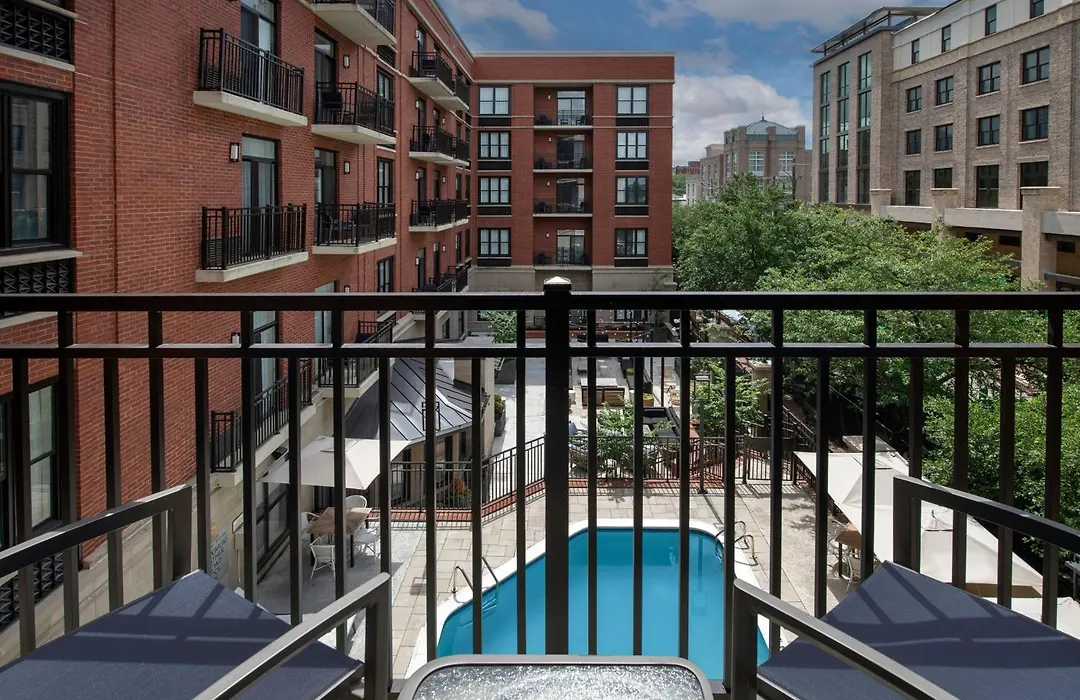 Courtyard By Marriott Savannah Downtown - Historic District-1