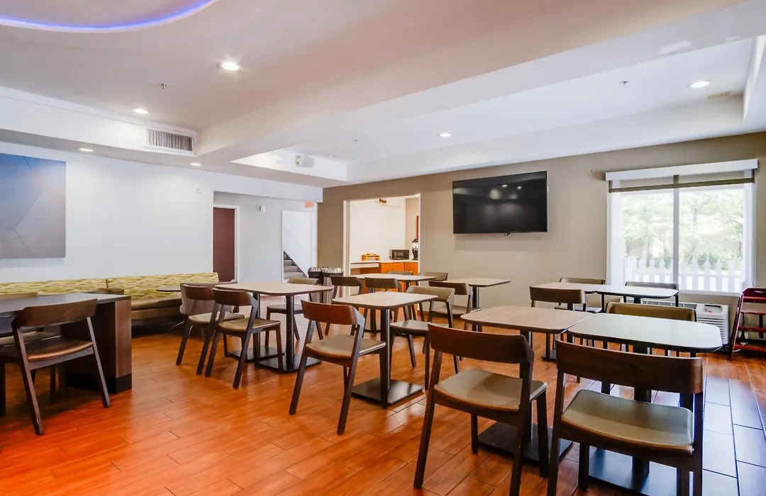 Country Inn & Suites By Radisson, Savannah Southside-1