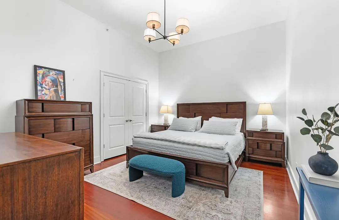 Downtown Loft- Steps Away From Plant Riverside!-1