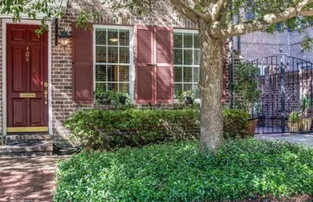 Beautiful 3Bed Townhome In Historic Downtown Savannah-1