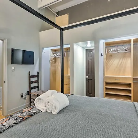 Bright Savannah Loft In Historic District!-3
