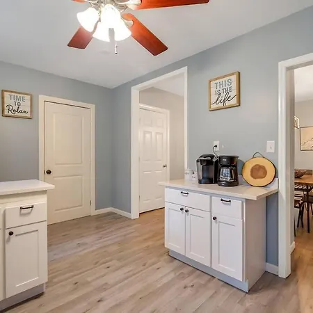 New Cheerful Renovated Home - 5 Min To Downtown!-3