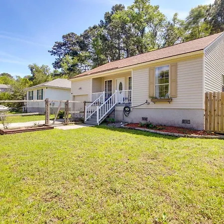 Cheerful Savannah Vacation Rental With Fire Pit!-2
