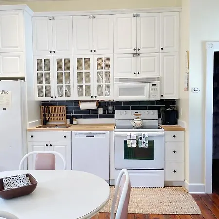 Romantic 1885 Loft Steps From Pulaski Square-2