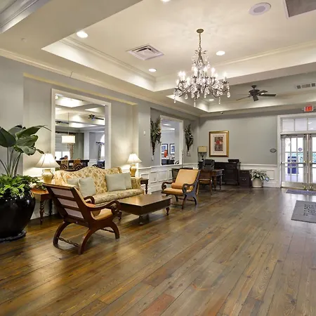 Hampton Inn & Suites Savannah Historic District-3