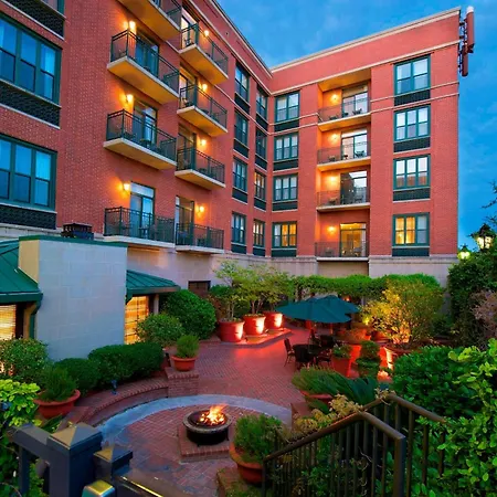 Courtyard By Marriott Savannah Downtown - Historic District-3