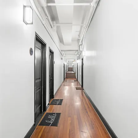 Lush Savannah Loft - Near Plant Riverside District-2