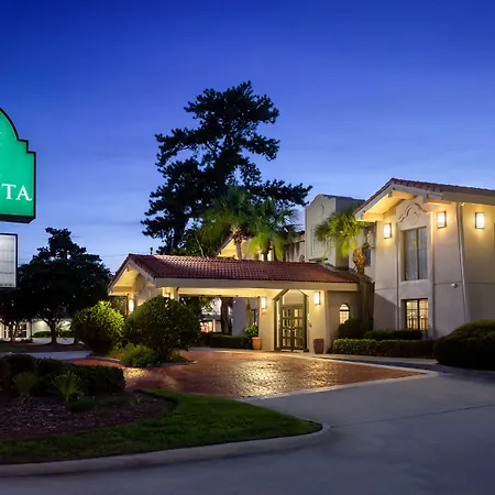 La Quinta Inn By Wyndham Savannah Midtown-2