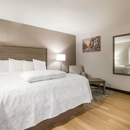 Red Roof Inn Plus+ & Suites Savannah - I-95-3