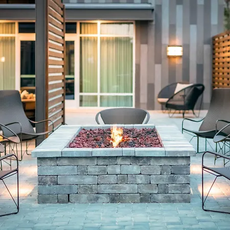 Courtyard By Marriott Savannah Airport-3