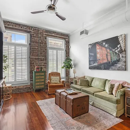 Knockout Loft- Near Plant Riverside-3
