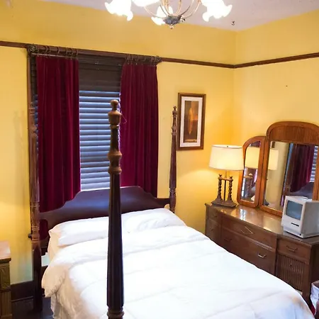 5 Bedroom Downtown Savannah Ga-3