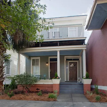 Huge 5 Bed, 5 Bath In Historic Downtown Savannah-2